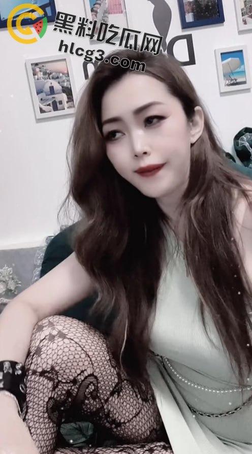 快手极品熟女『芙蓉姐』最新骚穴特写福利流出，舞者秀姐让人目瞪口呆！-3