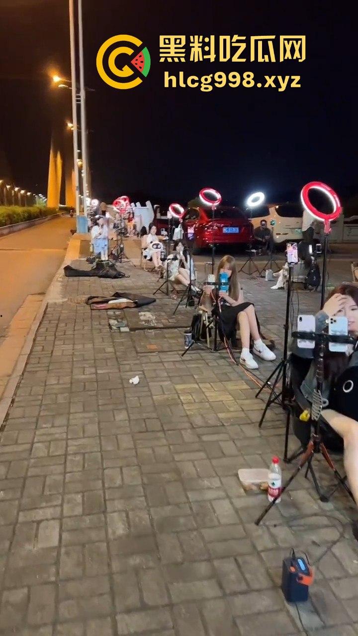 山西网红一条街！南州大桥下全是网红乞丐，美女挤满400多人，乞讨都成产业了！-11