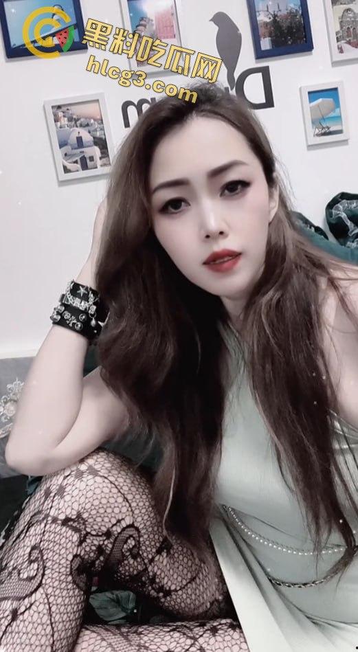 快手极品熟女『芙蓉姐』最新骚穴特写福利流出，舞者秀姐让人目瞪口呆！-6