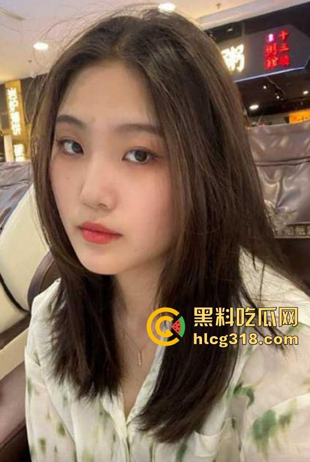 连云港职业技术学院微胖反差婊【王娅楠】真是王者爱好者 做爱期间还不忘开把王者 边操边打！-3